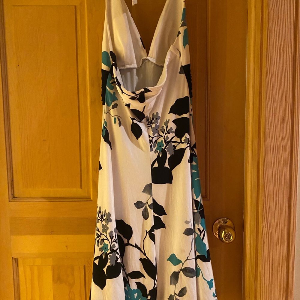 Dress - Picture 2 of 3